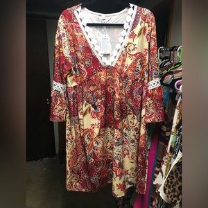NWT Red Floral Boho Bell Sleeve V-Neck Stretchy Shift Dress Size LARGE